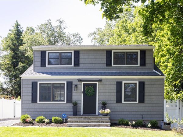 25 Clearfield Place , Huntington, NY 11743