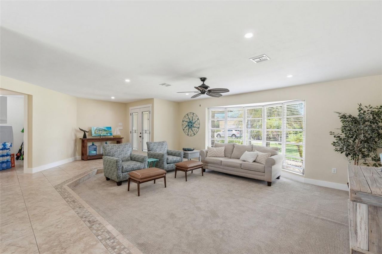 418 Avalon Drive, Cape Coral, FL 33904 Photo