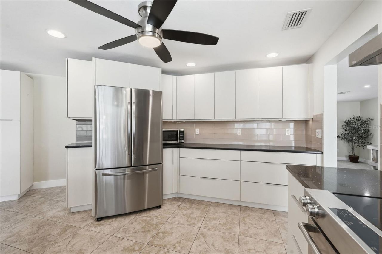 418 Avalon Drive, Cape Coral, FL 33904 Photo