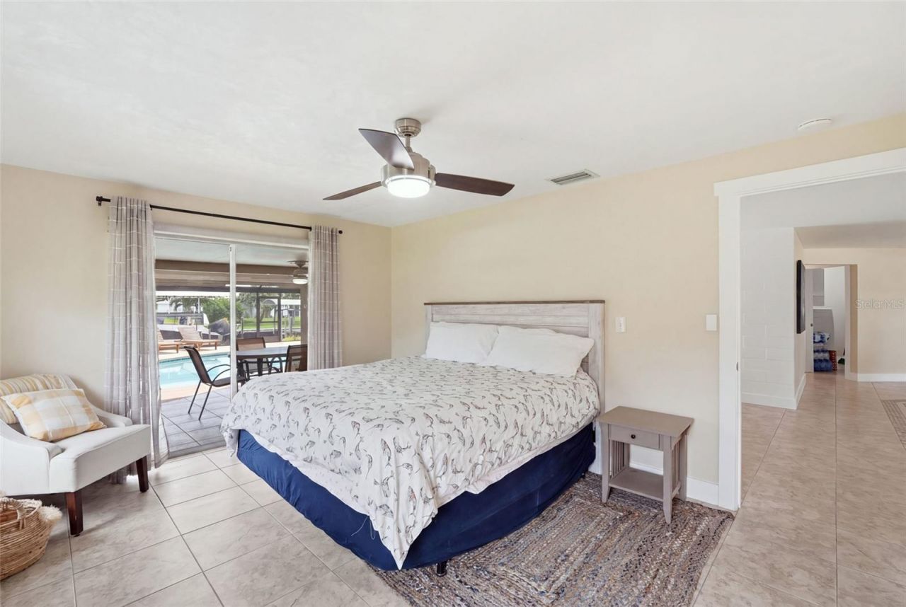 418 Avalon Drive, Cape Coral, FL 33904 Photo