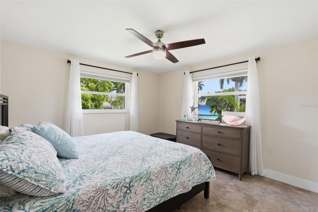 418 Avalon Drive, Cape Coral, FL 33904 Photo