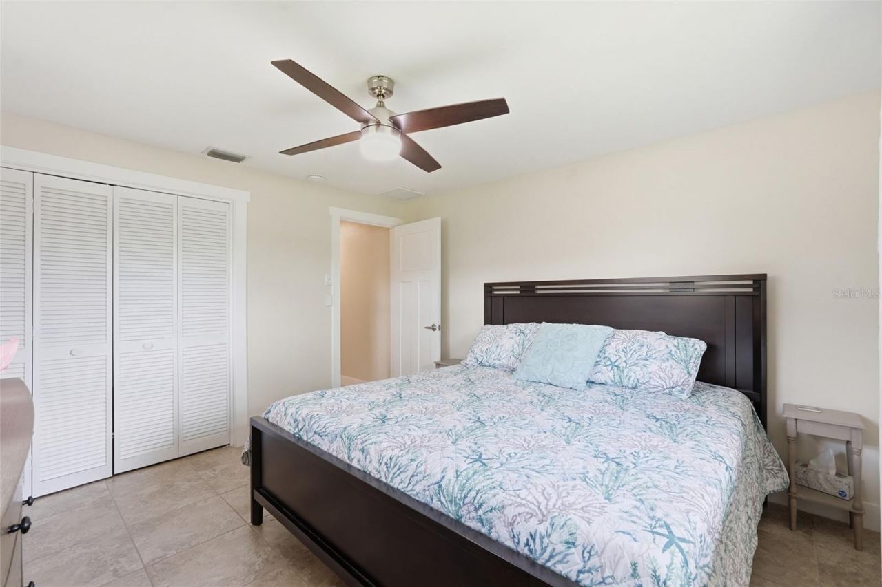 418 Avalon Drive, Cape Coral, FL 33904 Photo