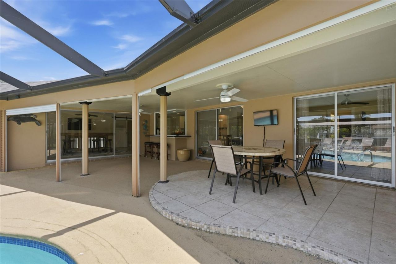418 Avalon Drive, Cape Coral, FL 33904 Photo