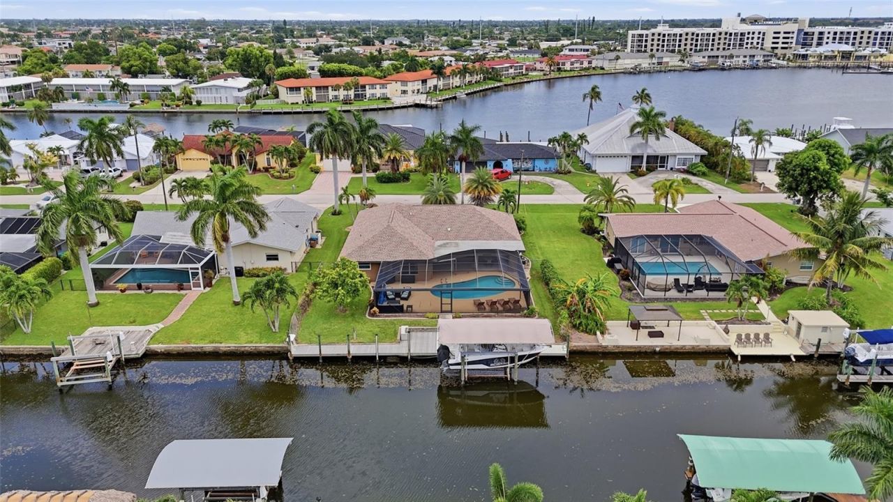 418 Avalon Drive, Cape Coral, FL 33904 Photo