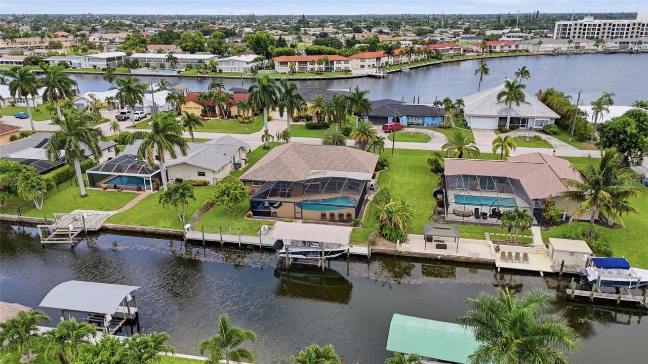 418 Avalon Drive, Cape Coral, FL 33904 Photo