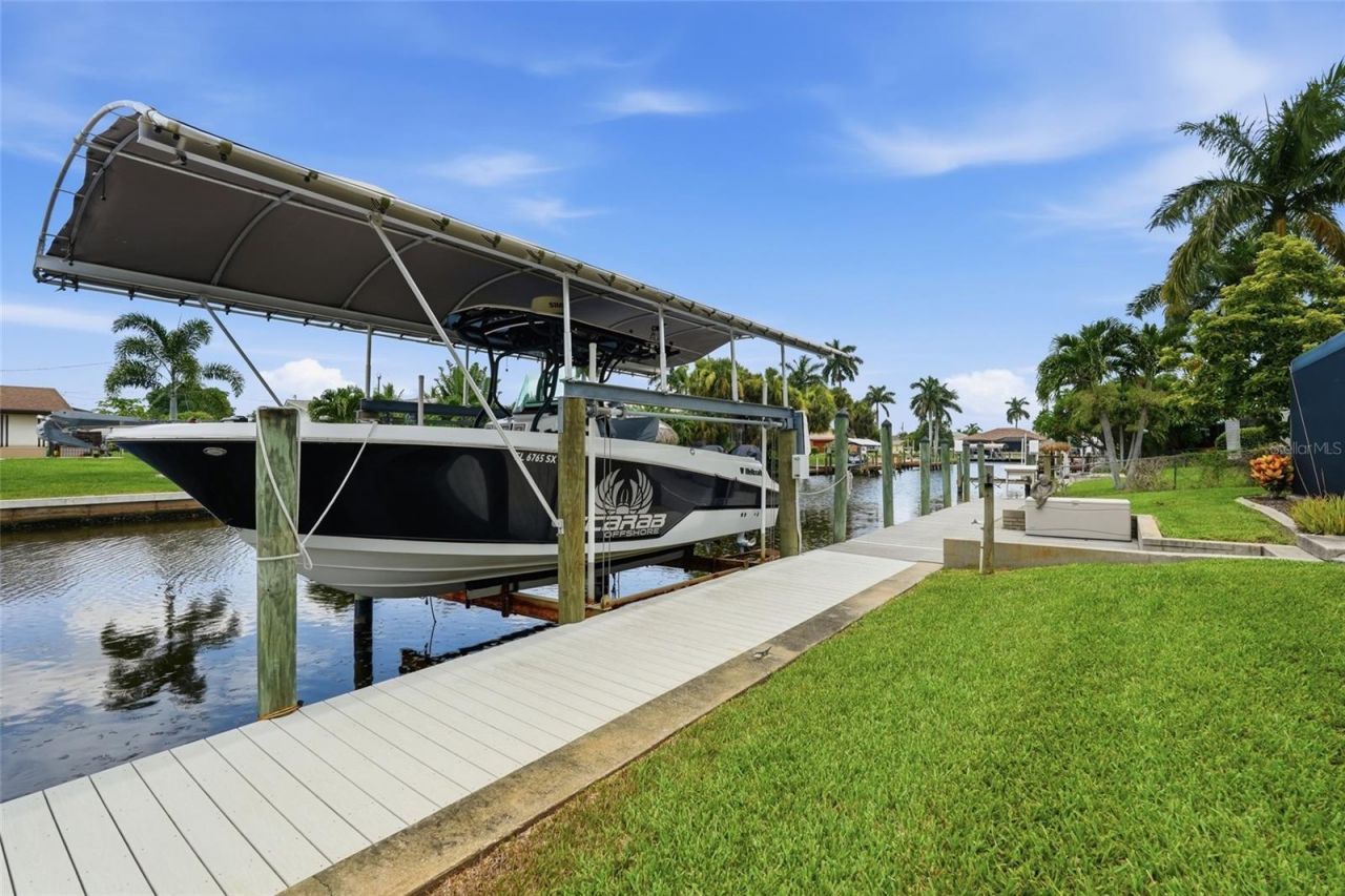 418 Avalon Drive, Cape Coral, FL 33904 Photo