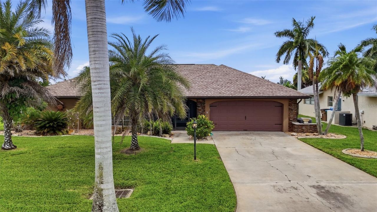 418 Avalon Drive, Cape Coral, FL 33904 Photo
