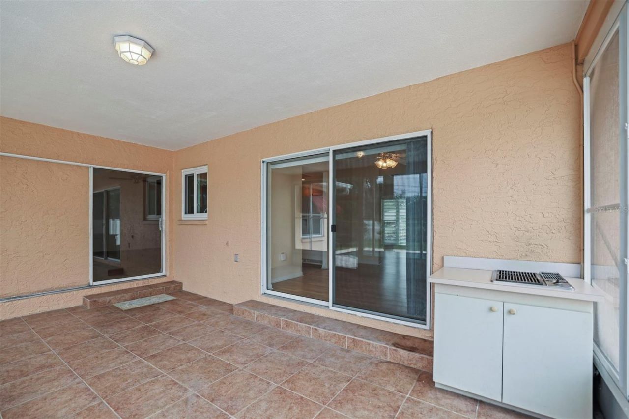 1112 40th Ave Ne, Saint Petersburg, FL 33703 Photo