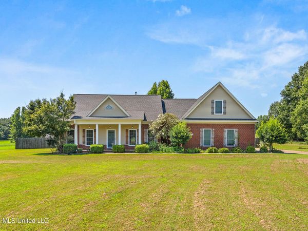 228 Golden Pond Drive, Coldwater, MS 38618
