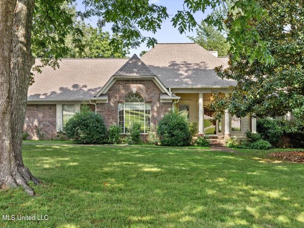 3810 Meadow Creek Drive, Olive Branch, MS 38654