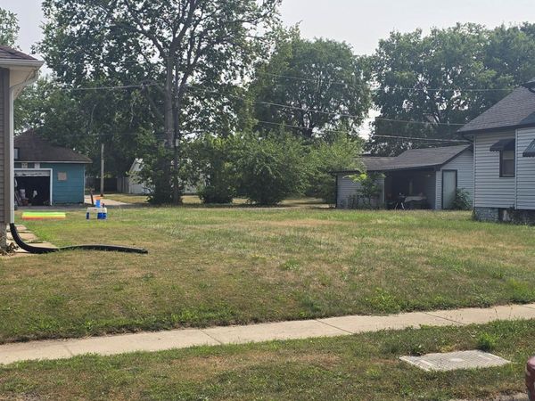 815 22nd Avenue, ROCKFORD, IL 61104