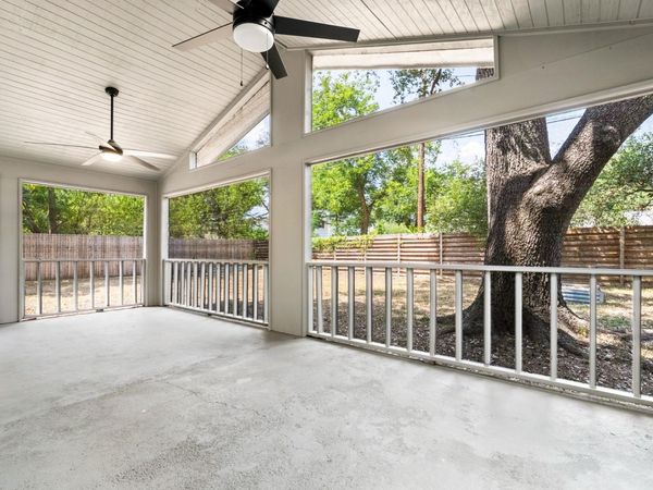 2600 Rogge LN, Austin, TX 78723