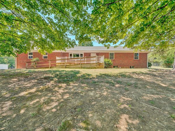 2047 Botetourt RD , Fincastle, VA 24090