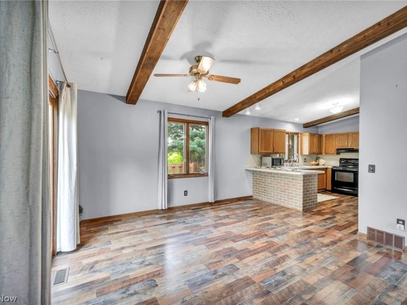 7601 Brookview Street , Louisville, OH 44641 Photo 9