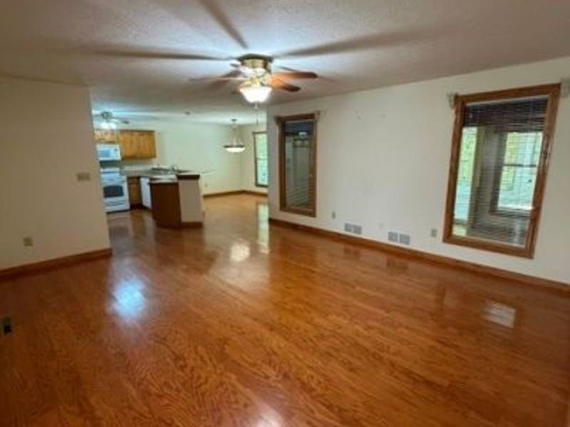 150 W Nevada Avenue , Sebring, OH 44672 Photo 6