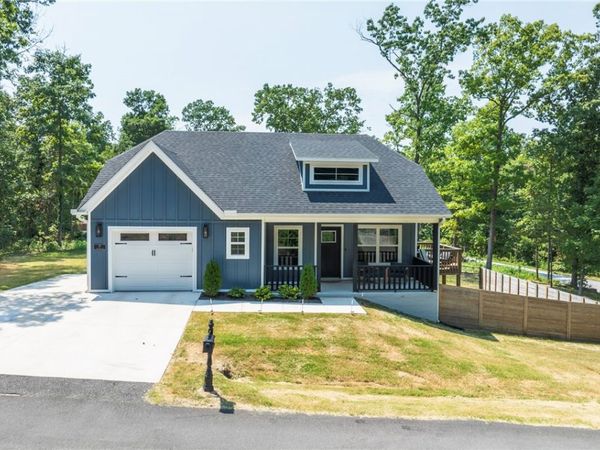 87 Leicester Drive, Bella Vista, AR 72714