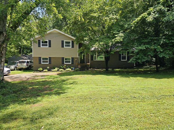 1215 Parkview Ter , Murfreesboro, TN 37130