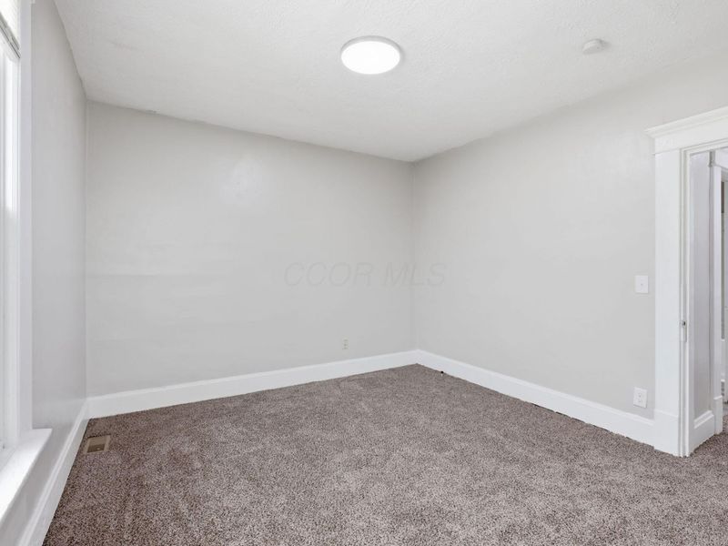 490 E Markison Avenue, Columbus, OH 43207 Photo 25