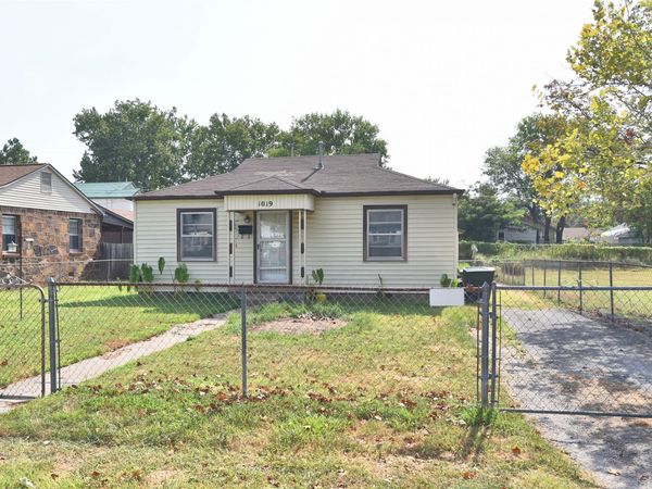 1019 N Wilson Avenue , Sand Springs, OK 74063
