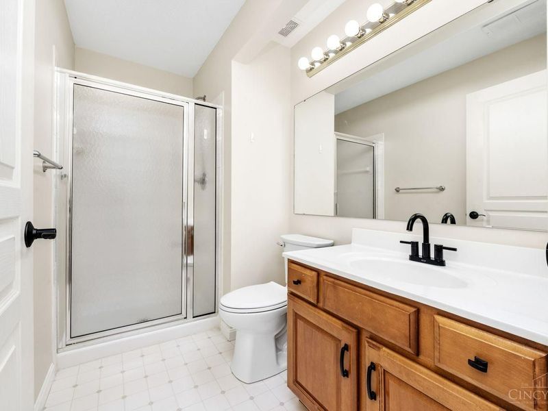 5850 Stonebridge Circle, Unit 303, Miami Twp, OH 45150 Photo 14