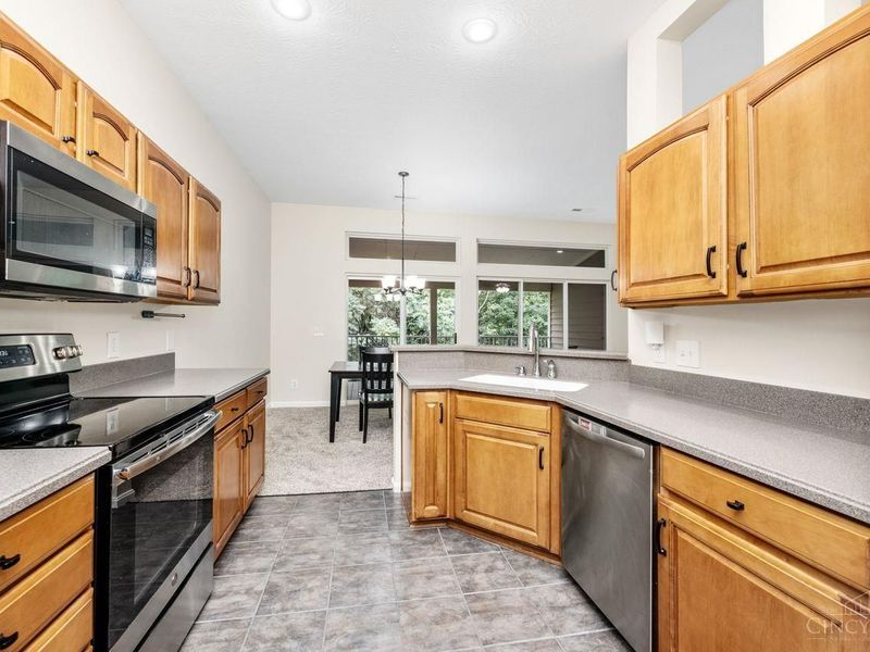 5850 Stonebridge Circle, Unit 303, Miami Twp, OH 45150 Photo 5