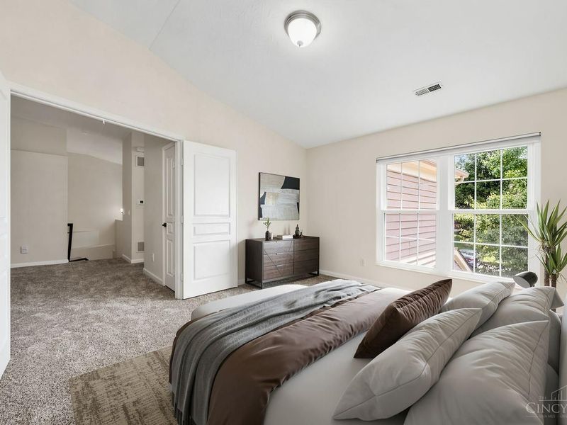 5850 Stonebridge Circle, Unit 303, Miami Twp, OH 45150 Photo 6