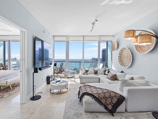 Unit 4203, Miami, FL 33132