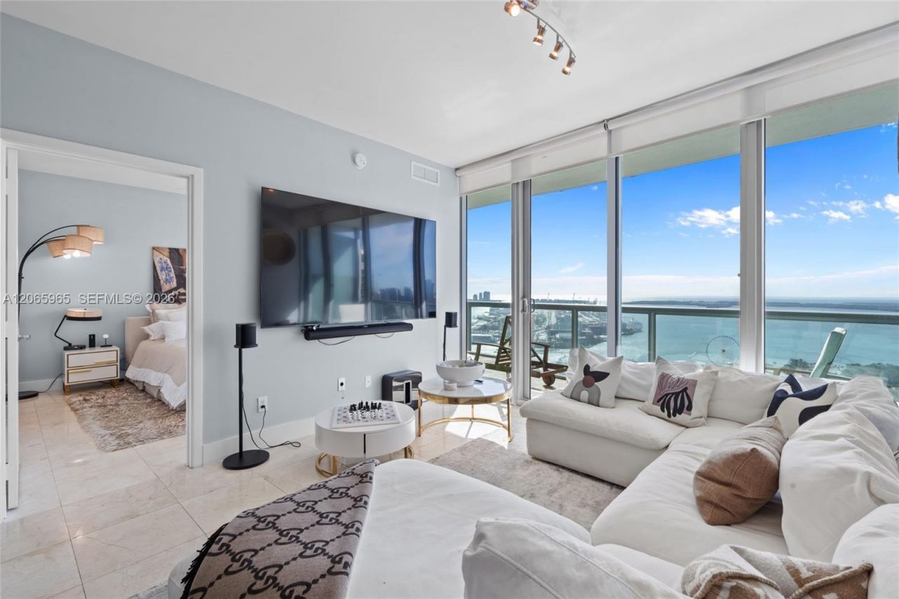 888 Biscayne Blvd, Unit 4203, Miami, FL 33132 Photo