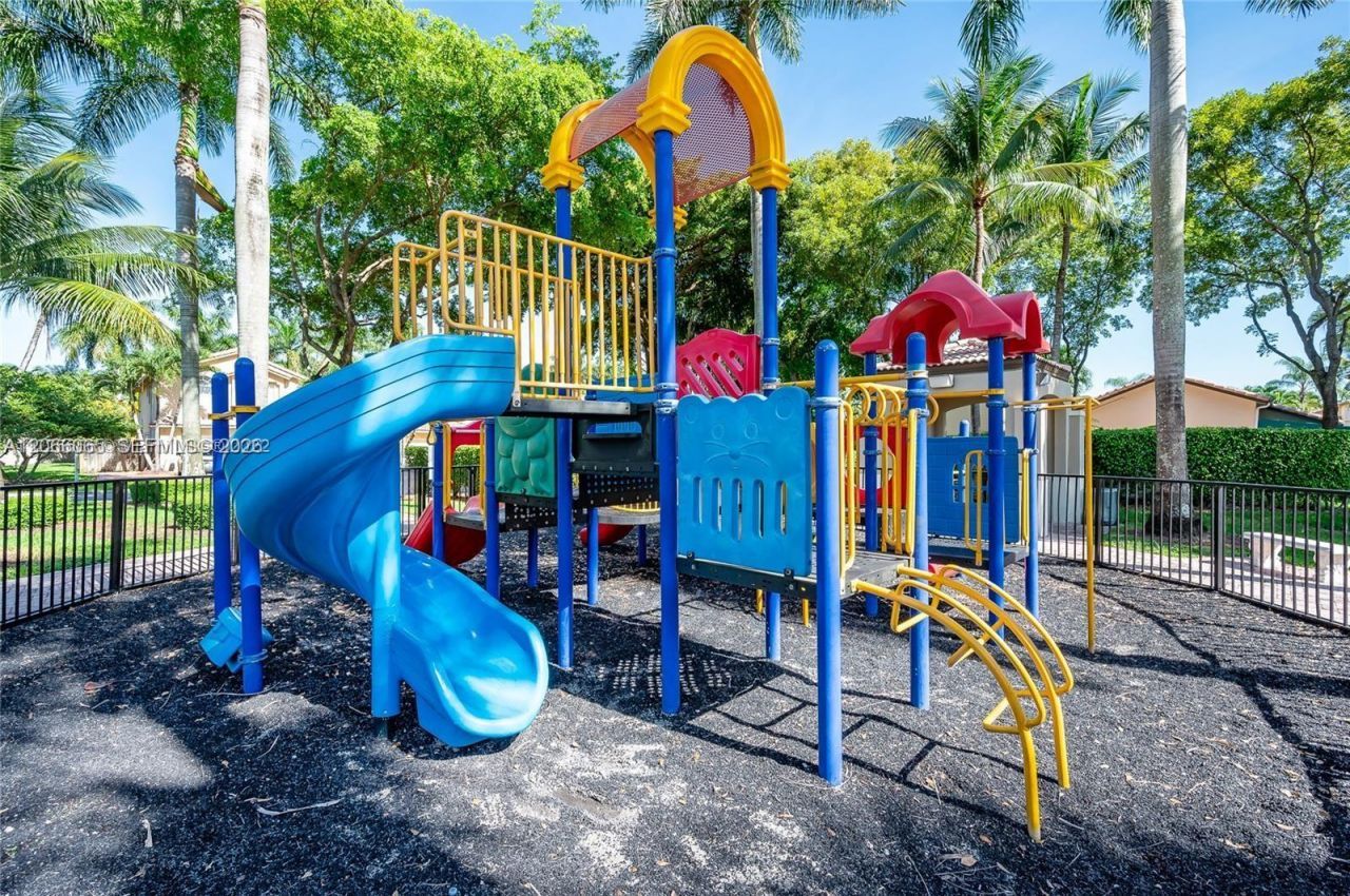 5280 NW 113th Pl , Unit 5280, Doral, FL 33178 Photo
