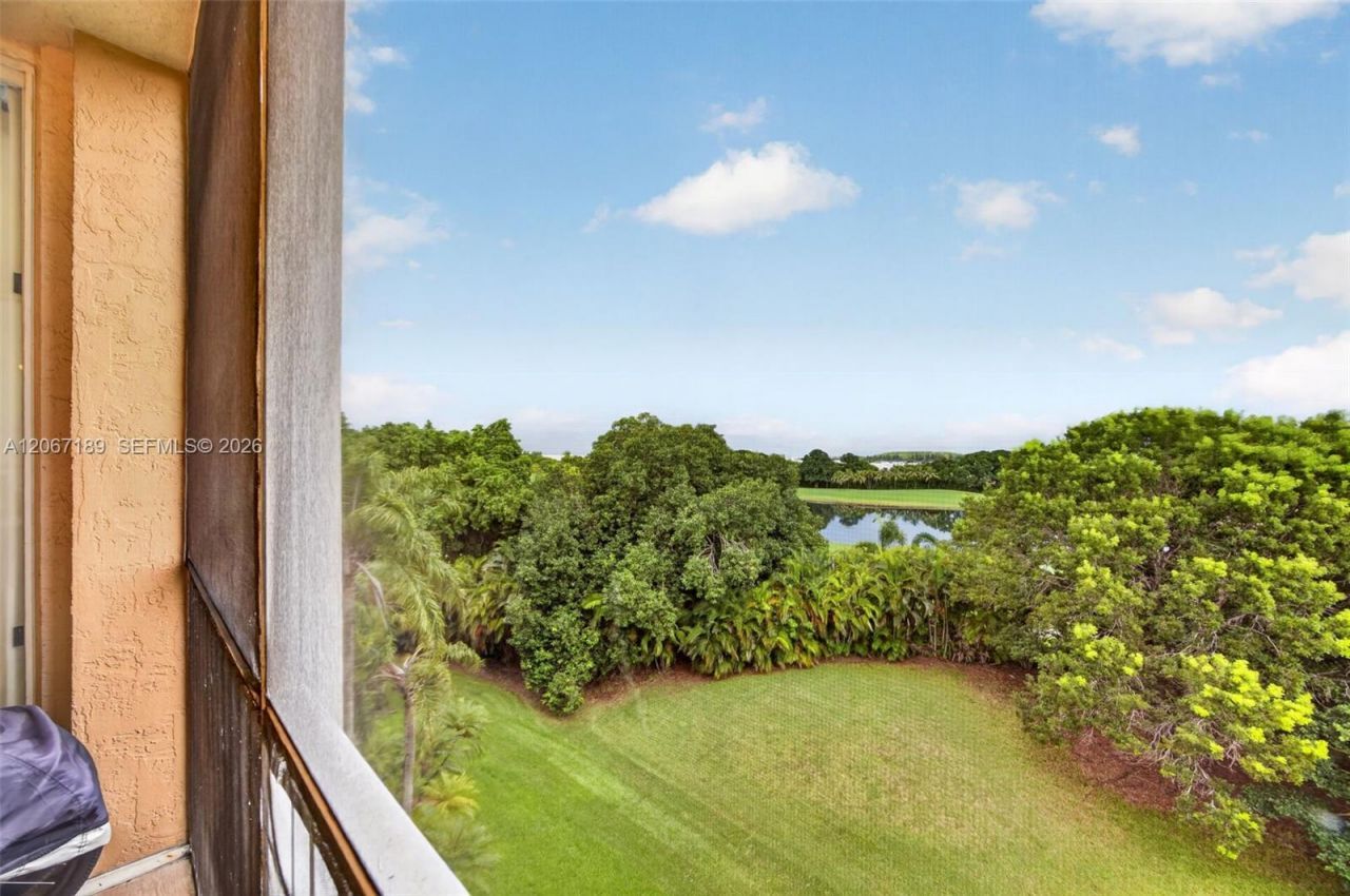 9755 NW 52nd St, Unit 509, Doral, FL 33178 Photo