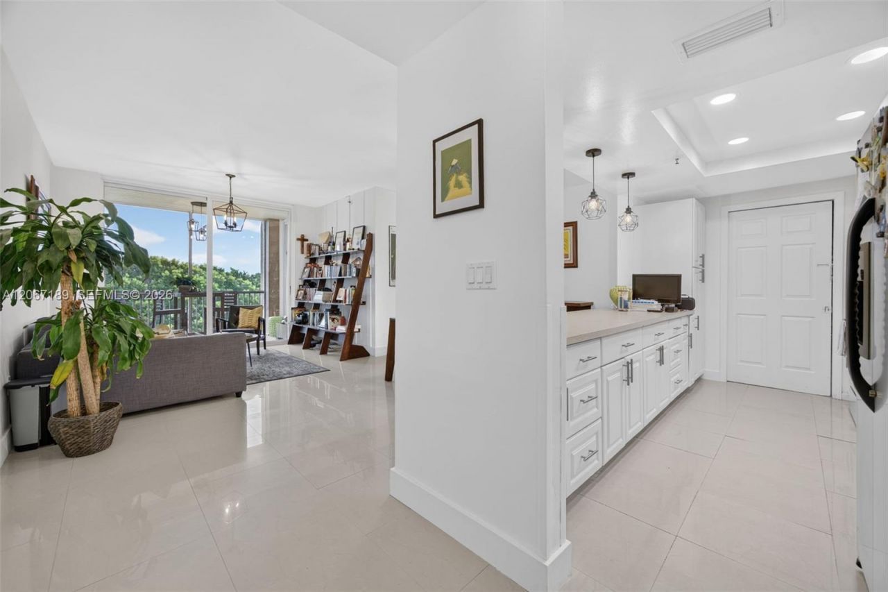 9755 NW 52nd St, Unit 509, Doral, FL 33178 Photo