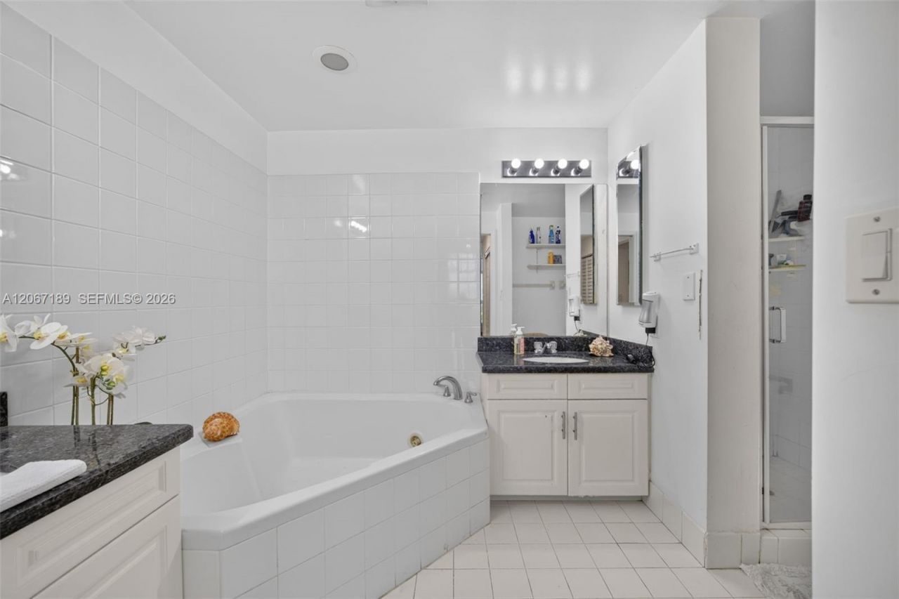 9755 NW 52nd St, Unit 509, Doral, FL 33178 Photo