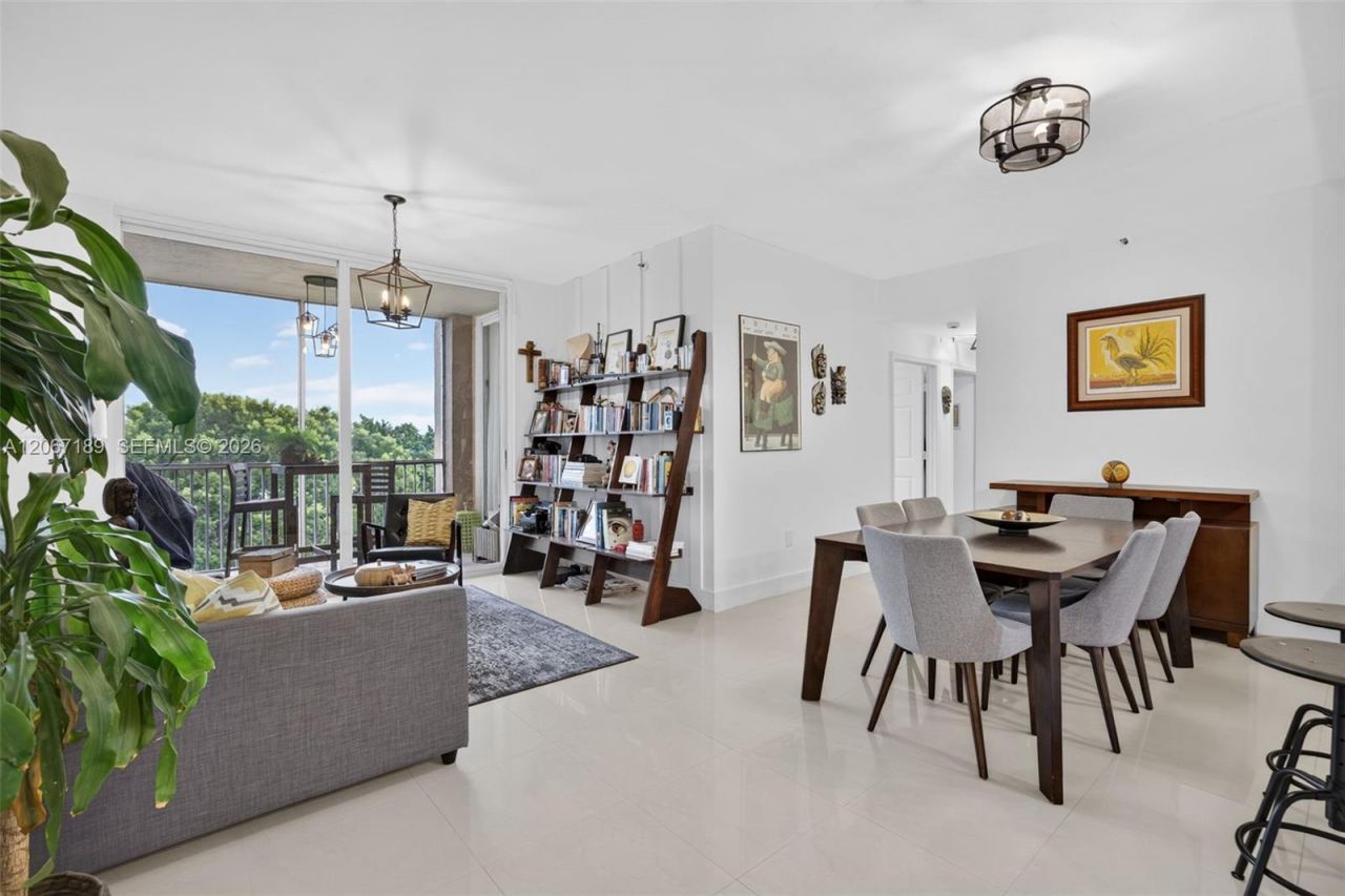 9755 NW 52nd St, Unit 509, Doral, FL 33178 Photo
