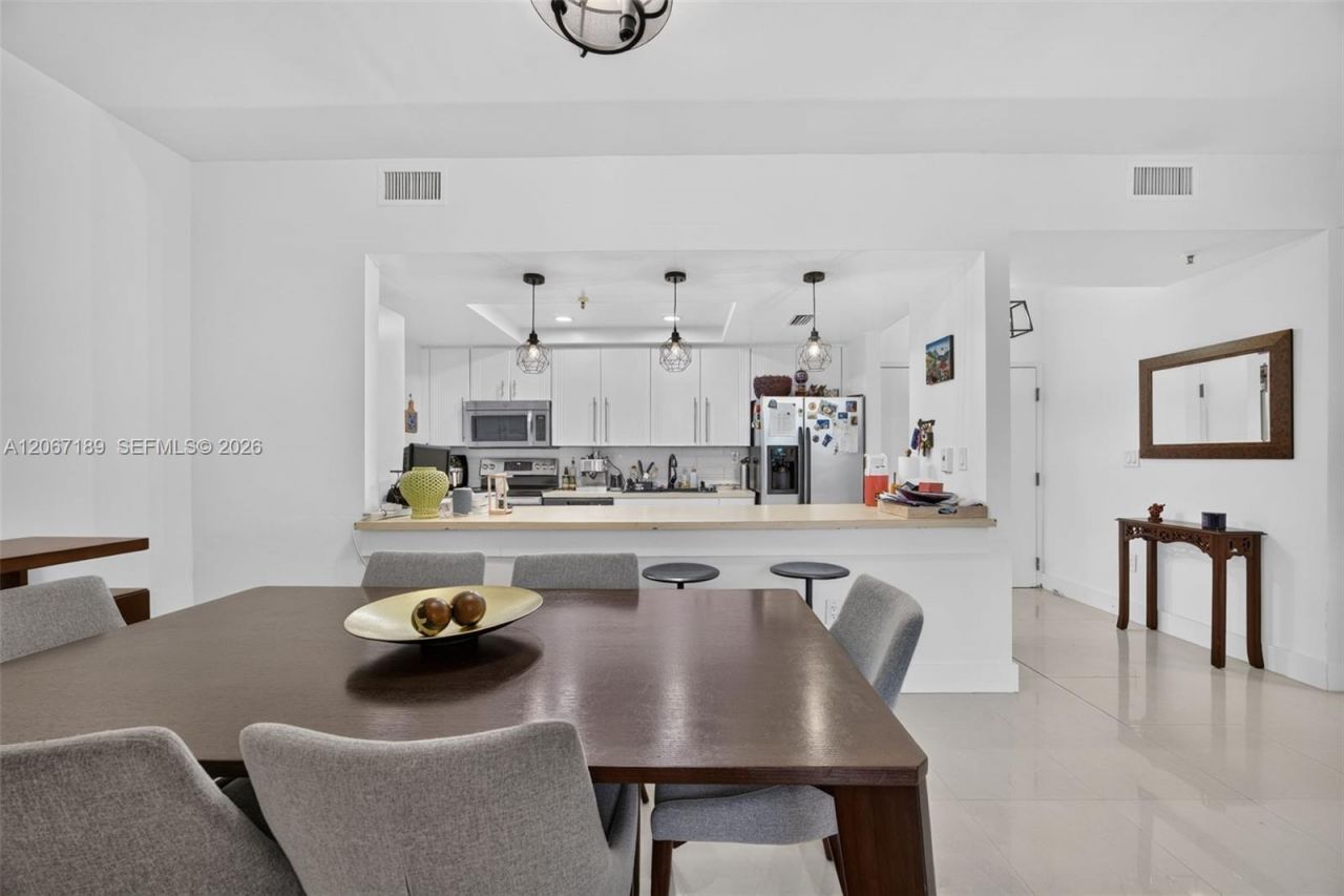 9755 NW 52nd St, Unit 509, Doral, FL 33178 Photo