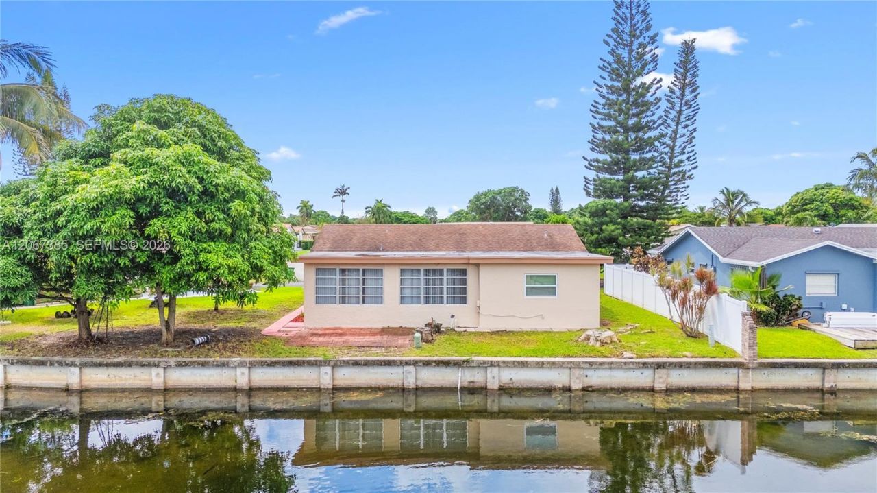 6605 NW 77th St, Tamarac, FL 33321 Photo