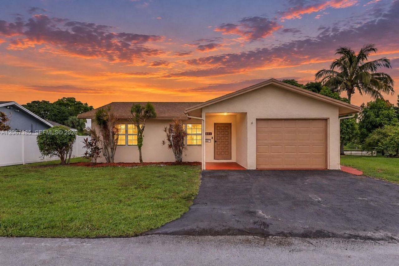 6605 NW 77th St, Tamarac, FL 33321 Photo