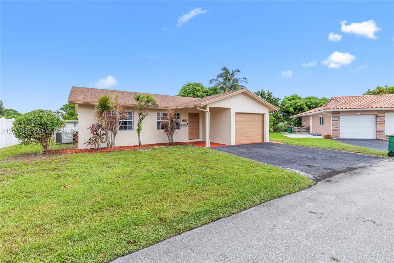 6605 NW 77th St, Tamarac, FL 33321 Photo