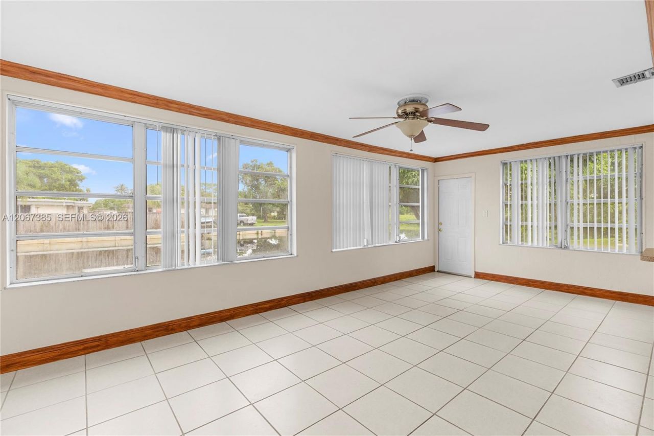 6605 NW 77th St, Tamarac, FL 33321 Photo