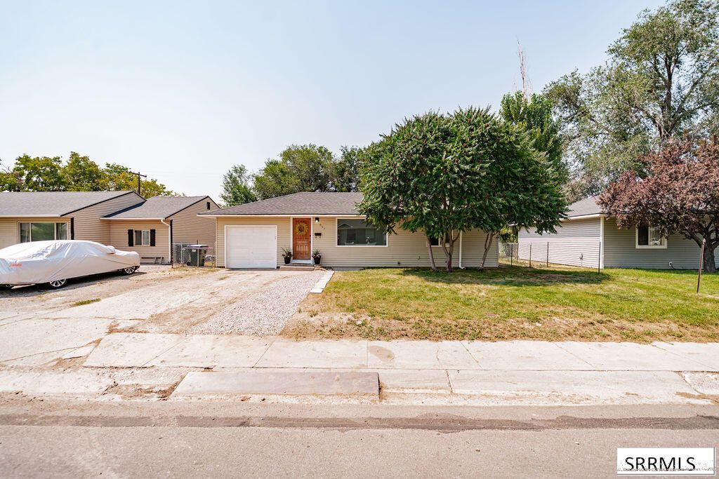 957 Meadowbrook Lane, Pocatello, ID 83201 Main Photo