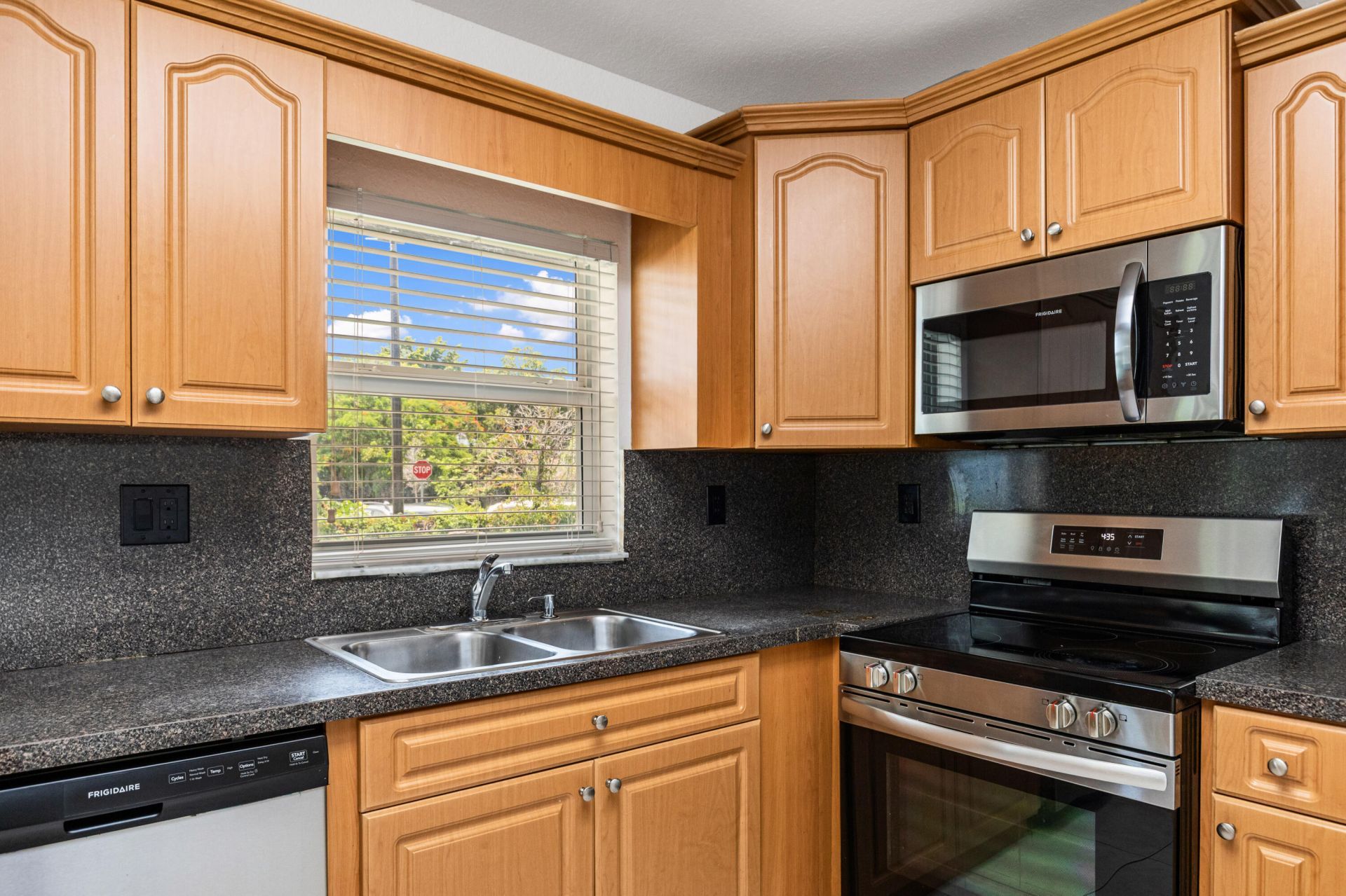 24 SW 6th Street, Unit #2, Hallandale Beach, FL 33009 Photo