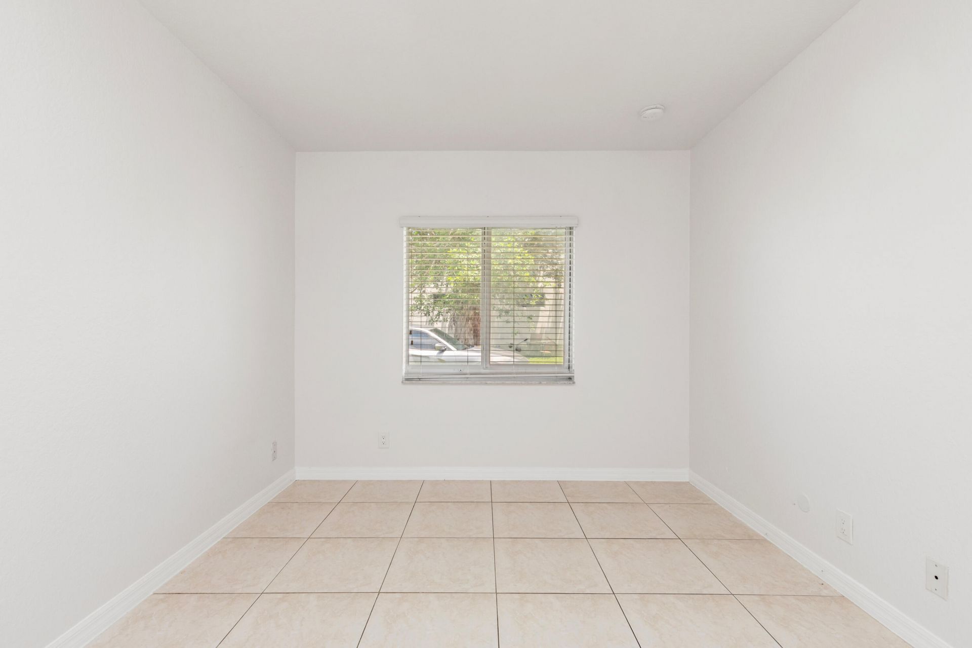 24 SW 6th Street, Unit #2, Hallandale Beach, FL 33009 Photo