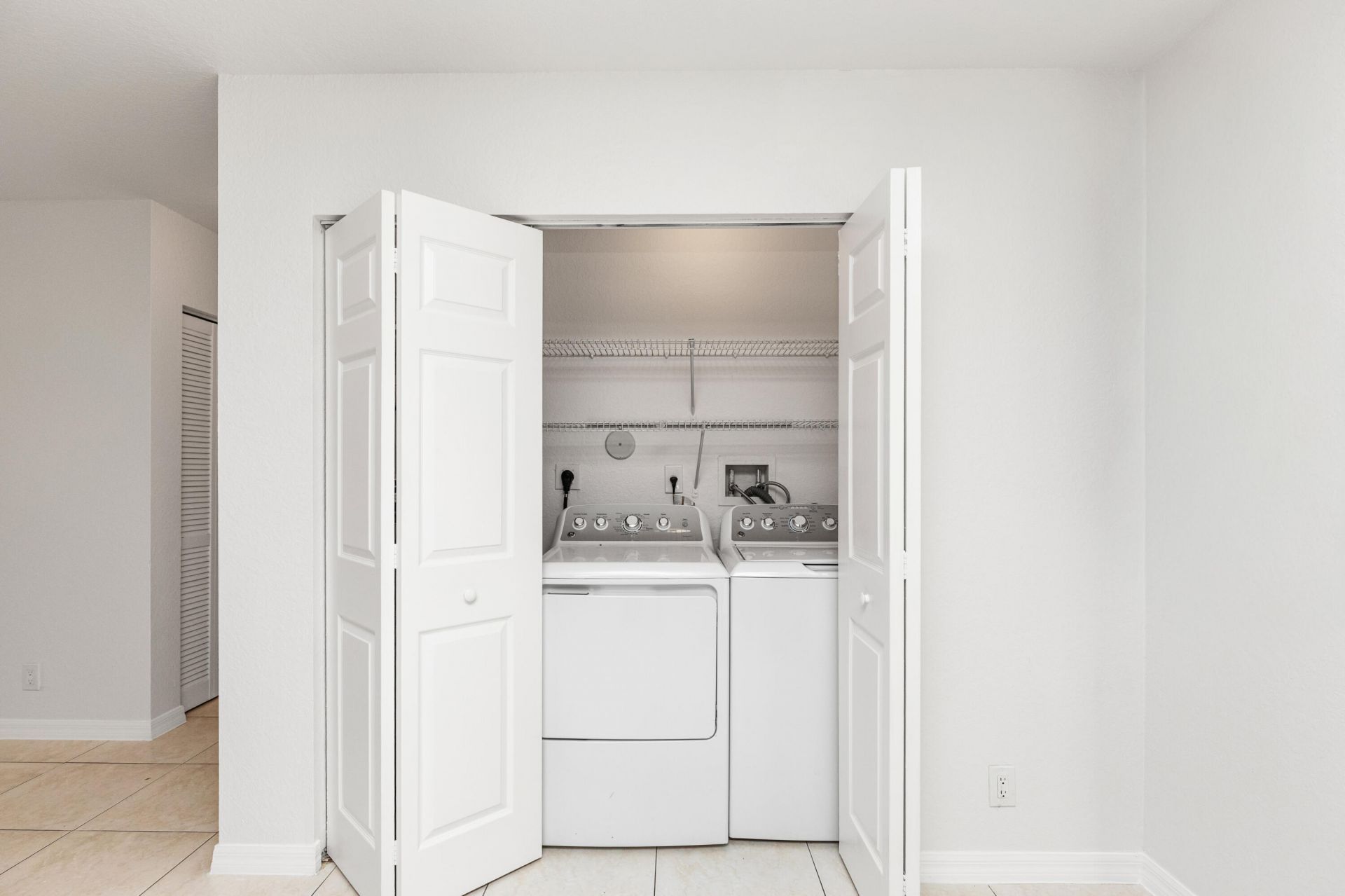 24 SW 6th Street, Unit #2, Hallandale Beach, FL 33009 Photo