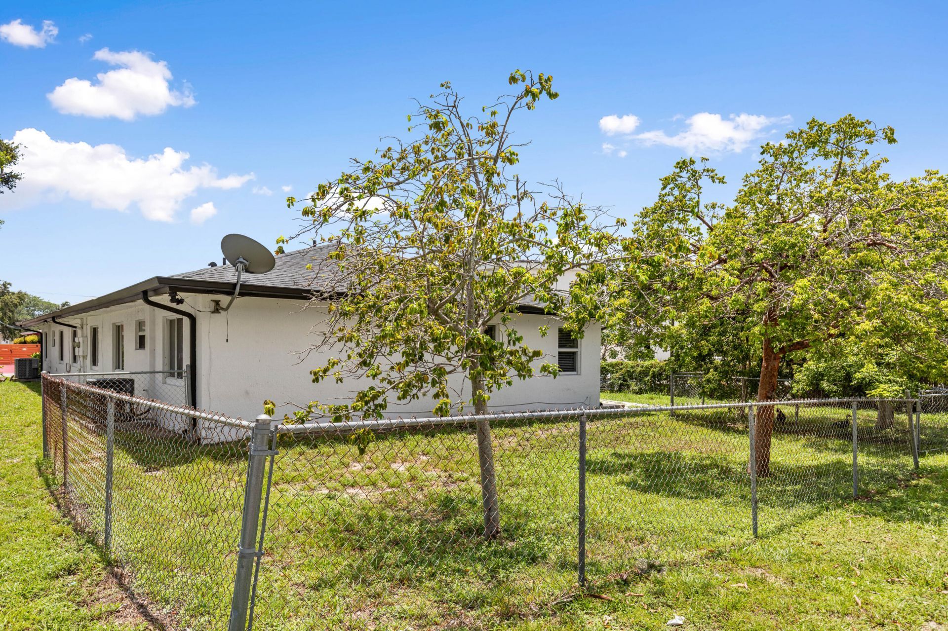 24 SW 6th Street, Unit #2, Hallandale Beach, FL 33009 Photo