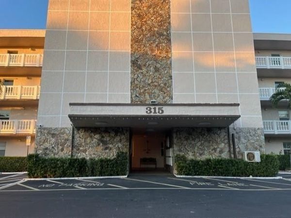 315 SE 11TH Terrace, Unit 203, Dania Beach, FL 33004