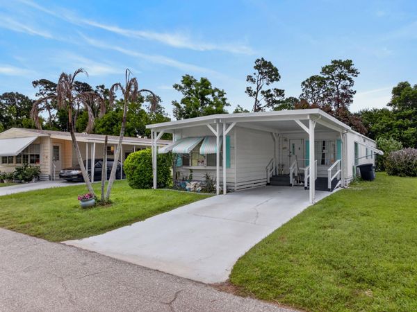 40 Montilla Way, Port St. Lucie, FL 34952