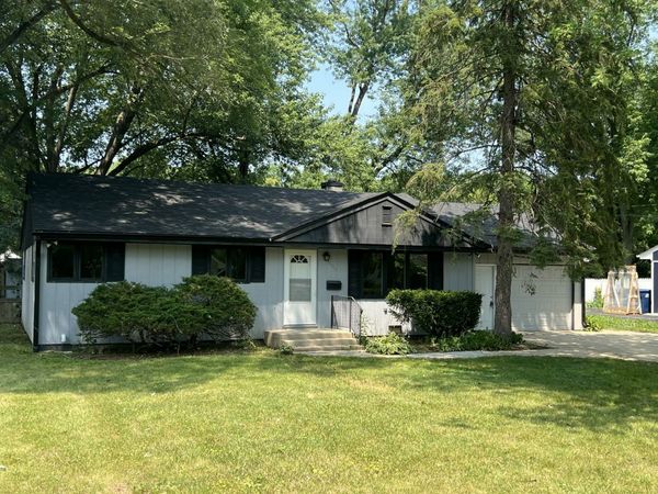 16260 W Arlington Drive , Libertyville, IL 60048