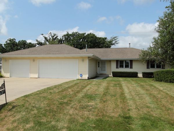 4137 Canola Lane, Cherry Valley, IL 61016