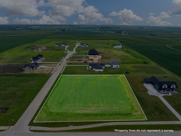 125 RUBY Court, Long Grove, IA 52756