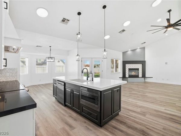 1352 Lake Valley Drive , Logandale, NV 89021