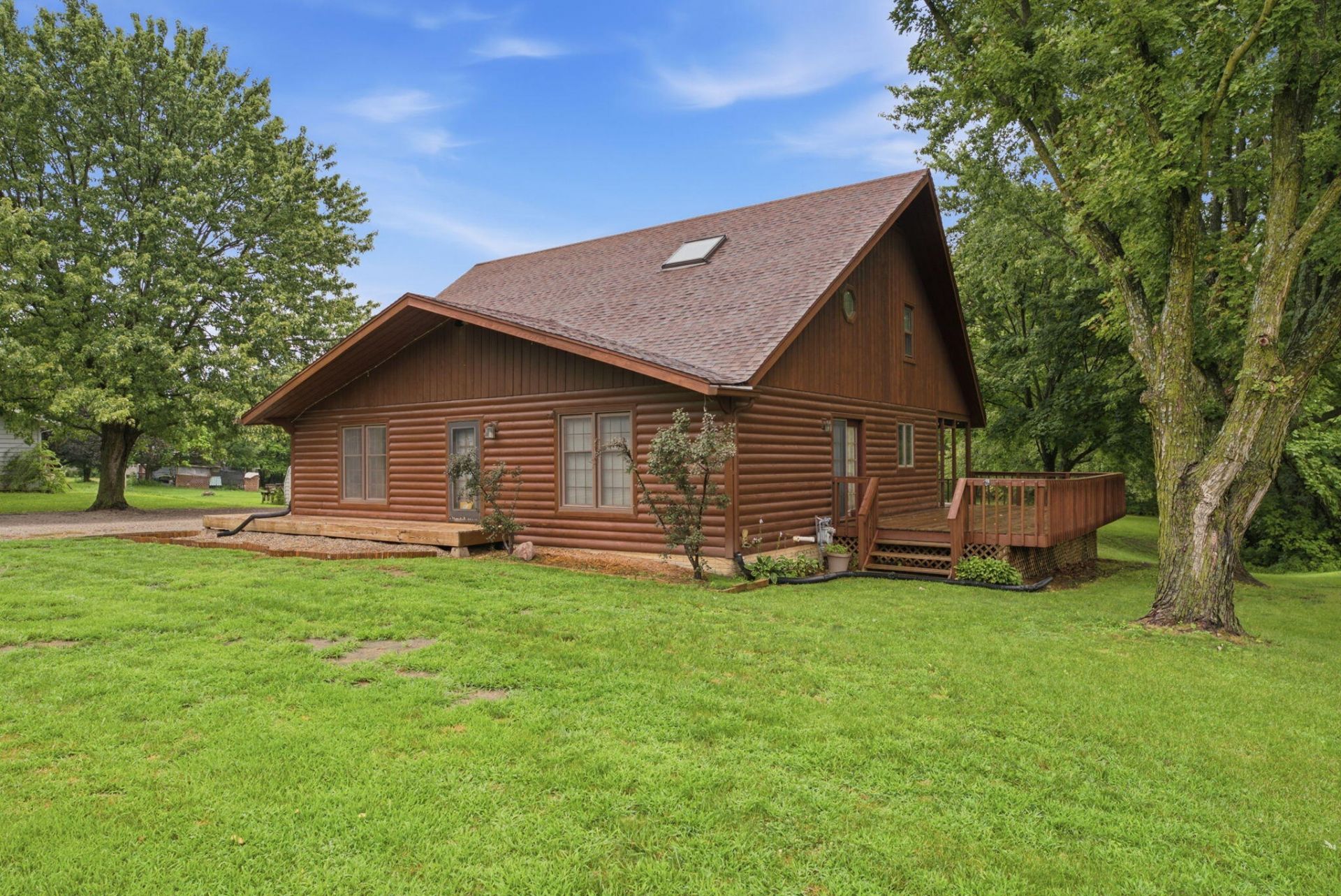 312 Flat Iron, Columbus Junction, IA 52738 Main Photo